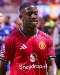 曼联青训杰出代表遭阿莫林弃用，球迷不满情绪升温