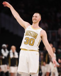 爱游戏官网-真准啊！豪泽8中6&amp;5记三分拿下17分6板3助