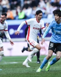 爱游戏-【中超】朱鹏宇首球马莱莱破门 英博2比0战胜亚泰