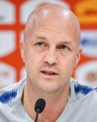 小克鲁伊夫：赢下广州城摆脱压力 在场上证明自己