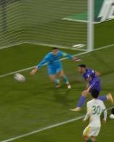 第70分钟，谢维军助攻，基莱斯扛开后卫一停一射扳平比分